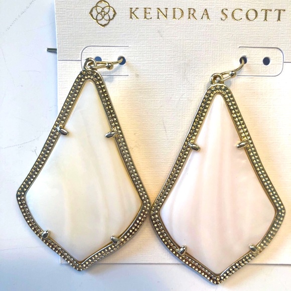 NWT Kendra Scott RARE & Retired Alexandra Earrings White Pearl Yellow Gold W😍W! - Picture 7 of 15